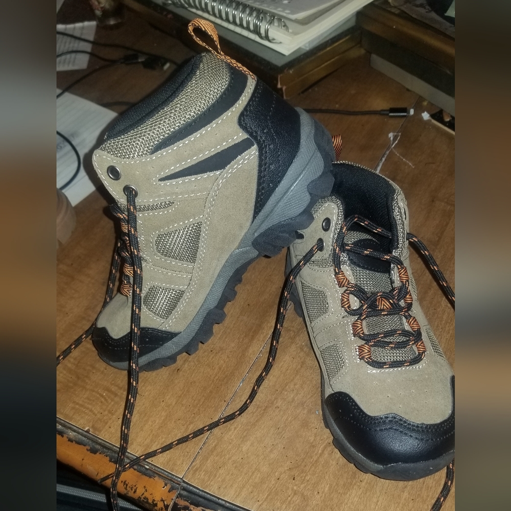 Boy shoe